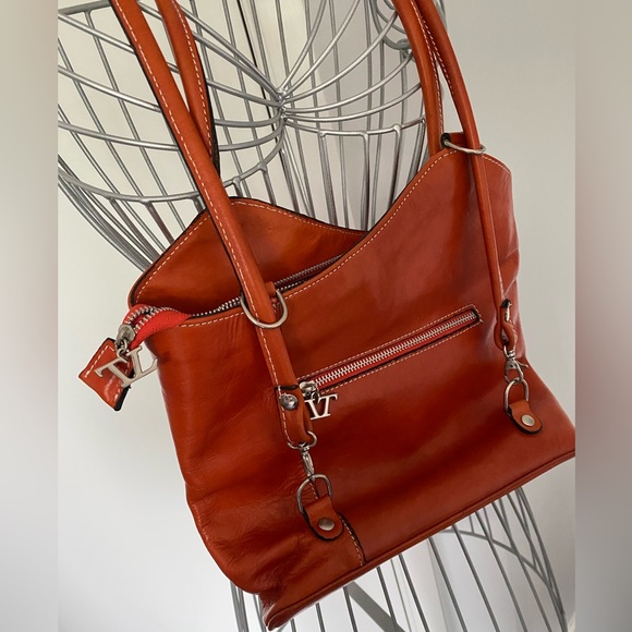 Tuscany Leather Firenze convertible shoulder bag backpack - Picture 3 of 14